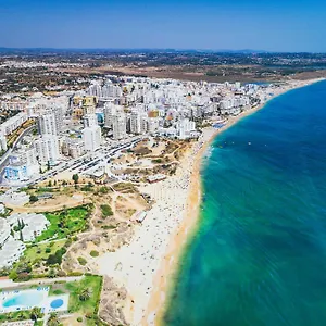https://armacao-de-pera-central-by-homing.hotelaalgarve.com
